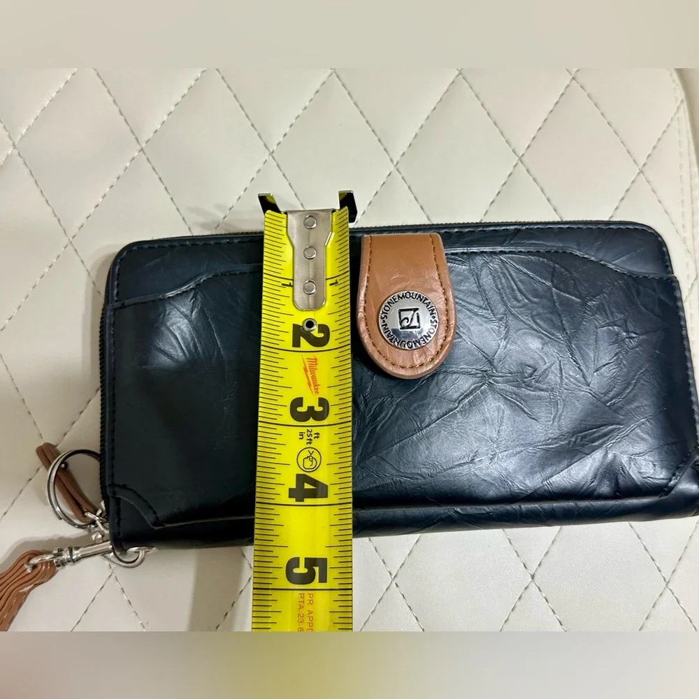 Stone Mountain Large Wrinkle Zip Around Wristlet Wallet Black Leather